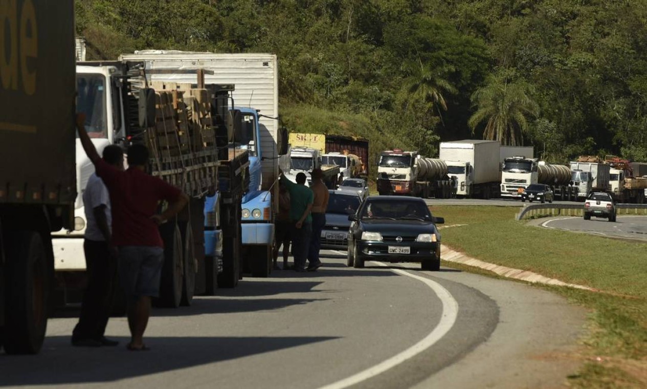 Caminhoneiros Bloqueiam Rodovias Em Protesto Contra Alta De Pre Os De