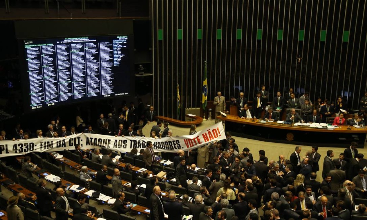 C Mara Aprova Texto Base Do Projeto Que Regulamenta A Terceiriza O Do