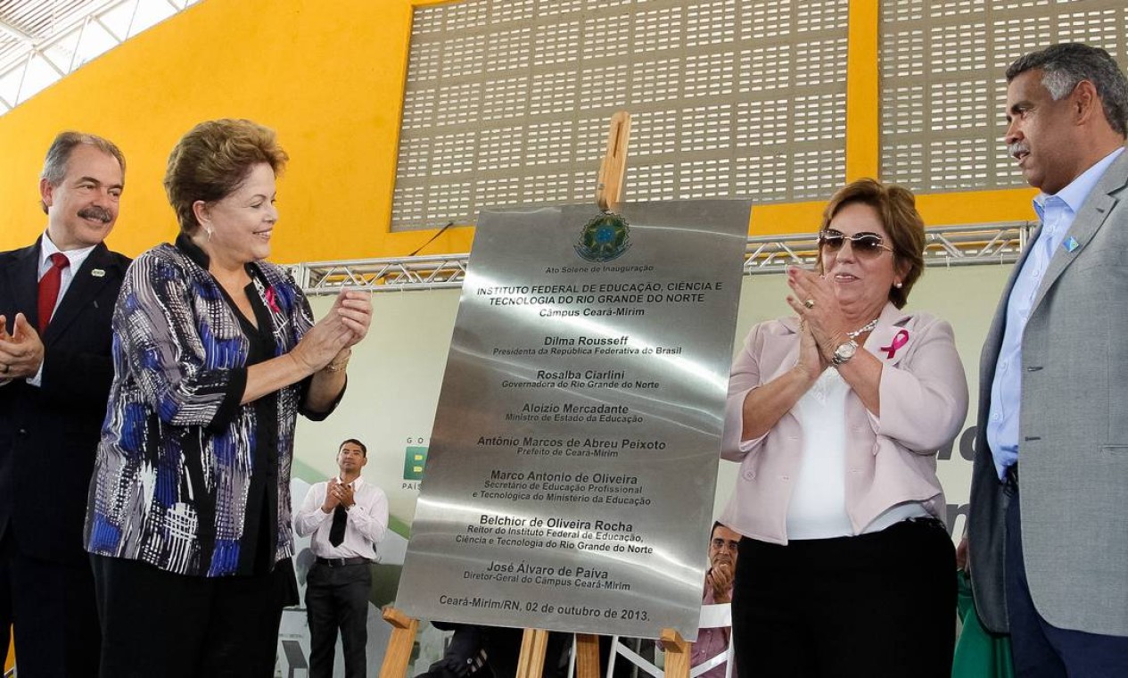 Dilma é vaiada ao tentar defender governadora Rosalba Ciarlini Jornal