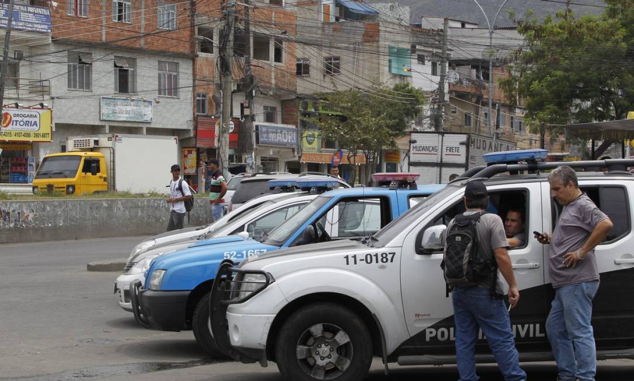 Pol Cia Civil Faz Opera O Contra Mil Cia Que Atua Em Rio Das Pedras