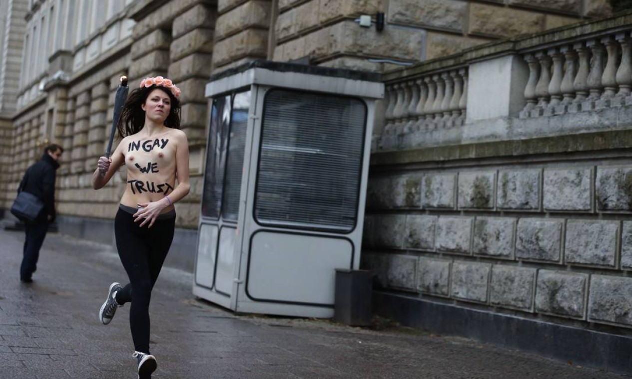 Ativistas Do Femen Protestam Contra Jogos De Sochi Jornal O Globo