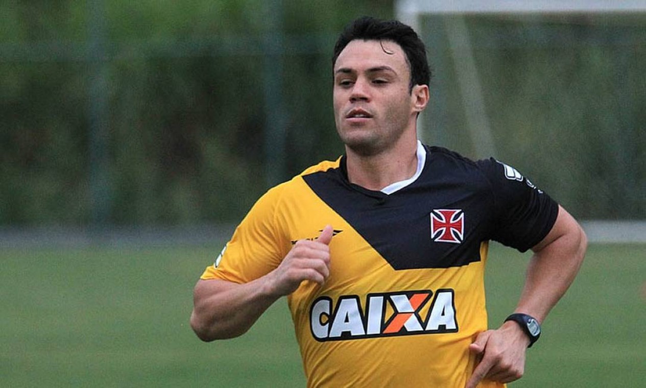 Adilson Batista Confirma Estreia De Kleber E Escala Douglas Silva No