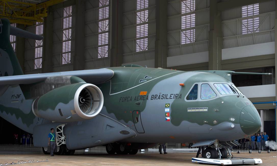 Embraer lança cargueiro KC 390 Jornal O Globo