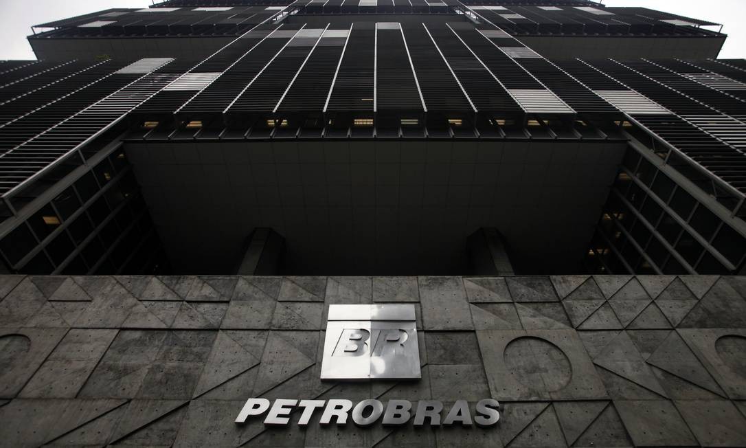 Petrobras A Es Caem Mais De Amea A De Rebaixamento Jornal O