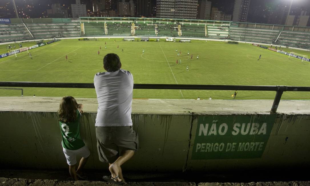 dívida estimada em R 250 milhões Guarani vende o estádio Brinco