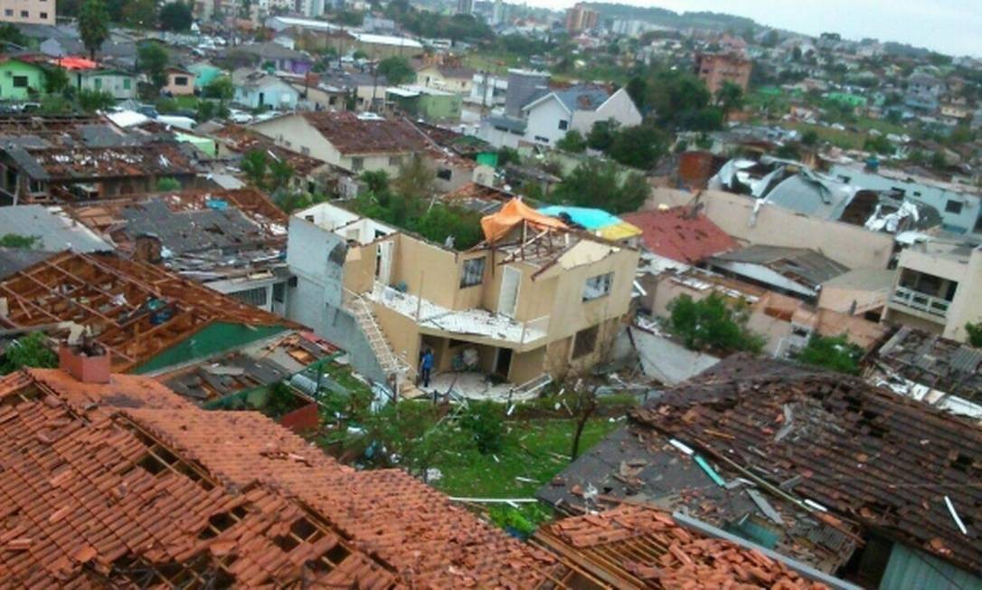 Tornado No Oeste De Santa Catarina Deixa Dois Mortos 120 Feridos E