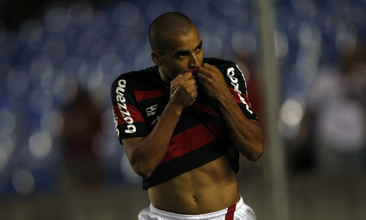 Flamengo acerta a contratação do atacante Emerson Sheik Jornal O Globo