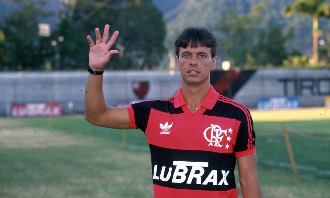 Ex jogador do Flamengo Gaúcho morre aos 52 anos Jornal O Globo