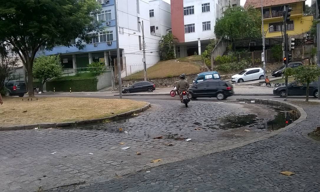 Vazamento De Esgoto Atrapalha Moradores Da Ilha Do Governador Jornal