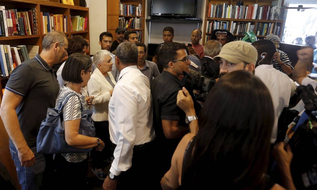 Manifestantes Tentam Invadir A Assembleia Legislativa Do Rio Jornal O