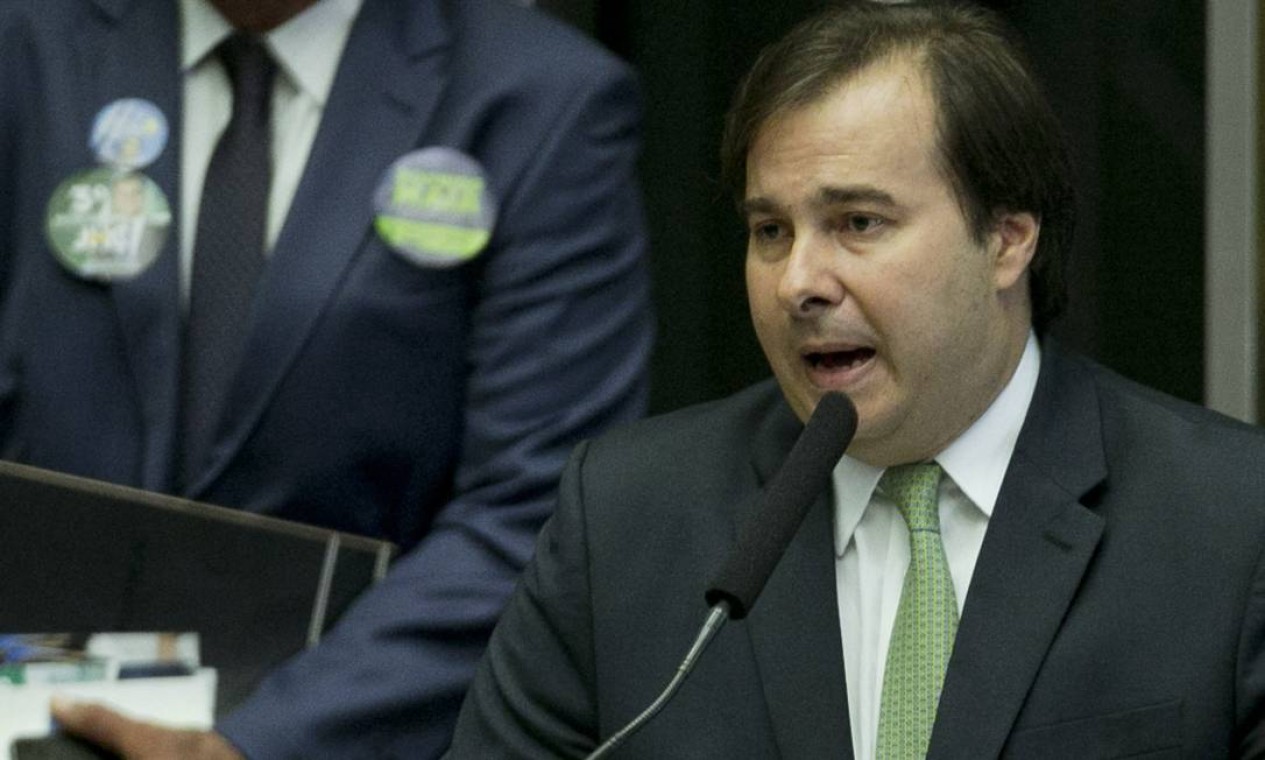 Em discurso Rodrigo Maia destaca independência entre os Poderes