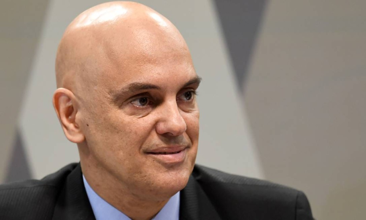 Careca Alexandre De Moraes Se Descontrai Brincadeira De Senador