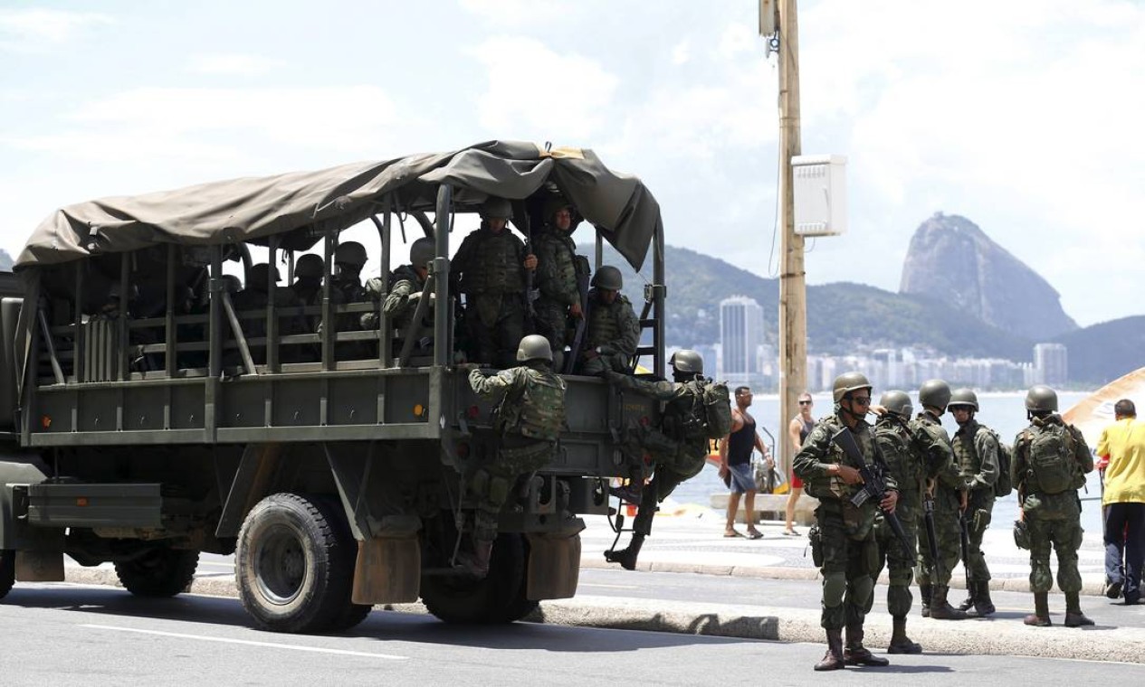 Ministro da Defesa não autoriza a permanência de militares no Rio