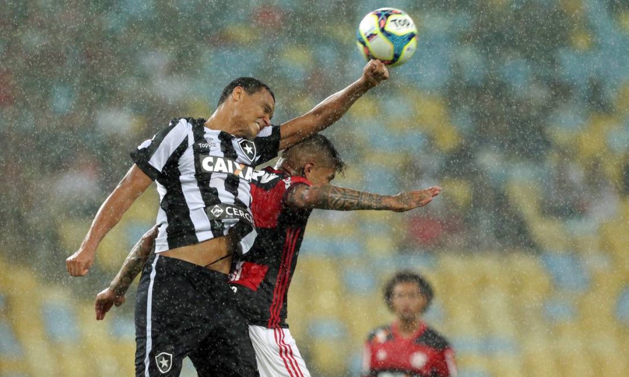 Flamengo e Botafogo disputam clássico na manhã deste domingo Jornal O