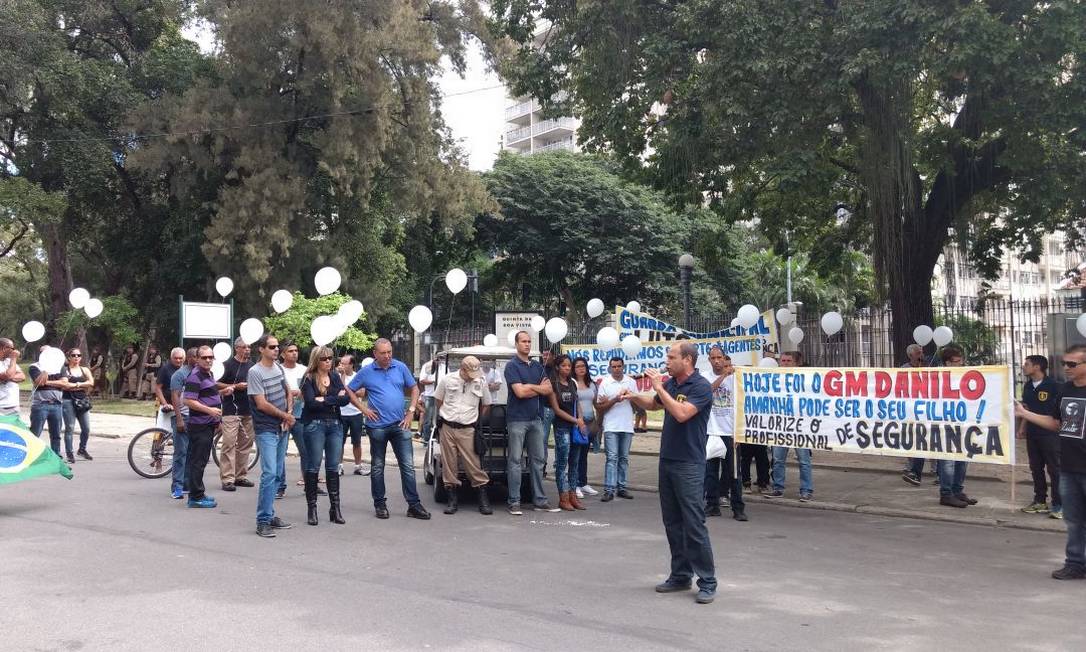 Moradores De Vila Isabel Fazem Protesto Contra A Viol Ncia Jornal O Globo