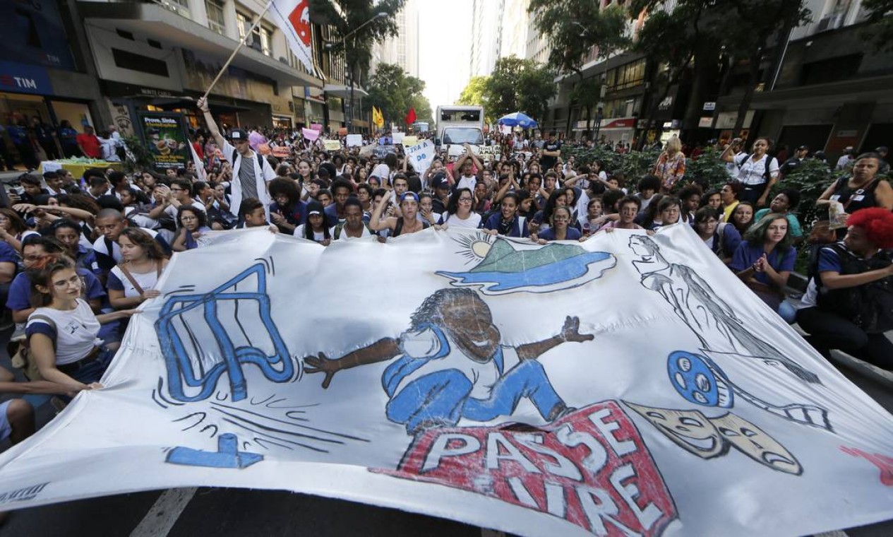 Rio Branco Liberada Mas Manifestantes Interditam Vias Do Centro