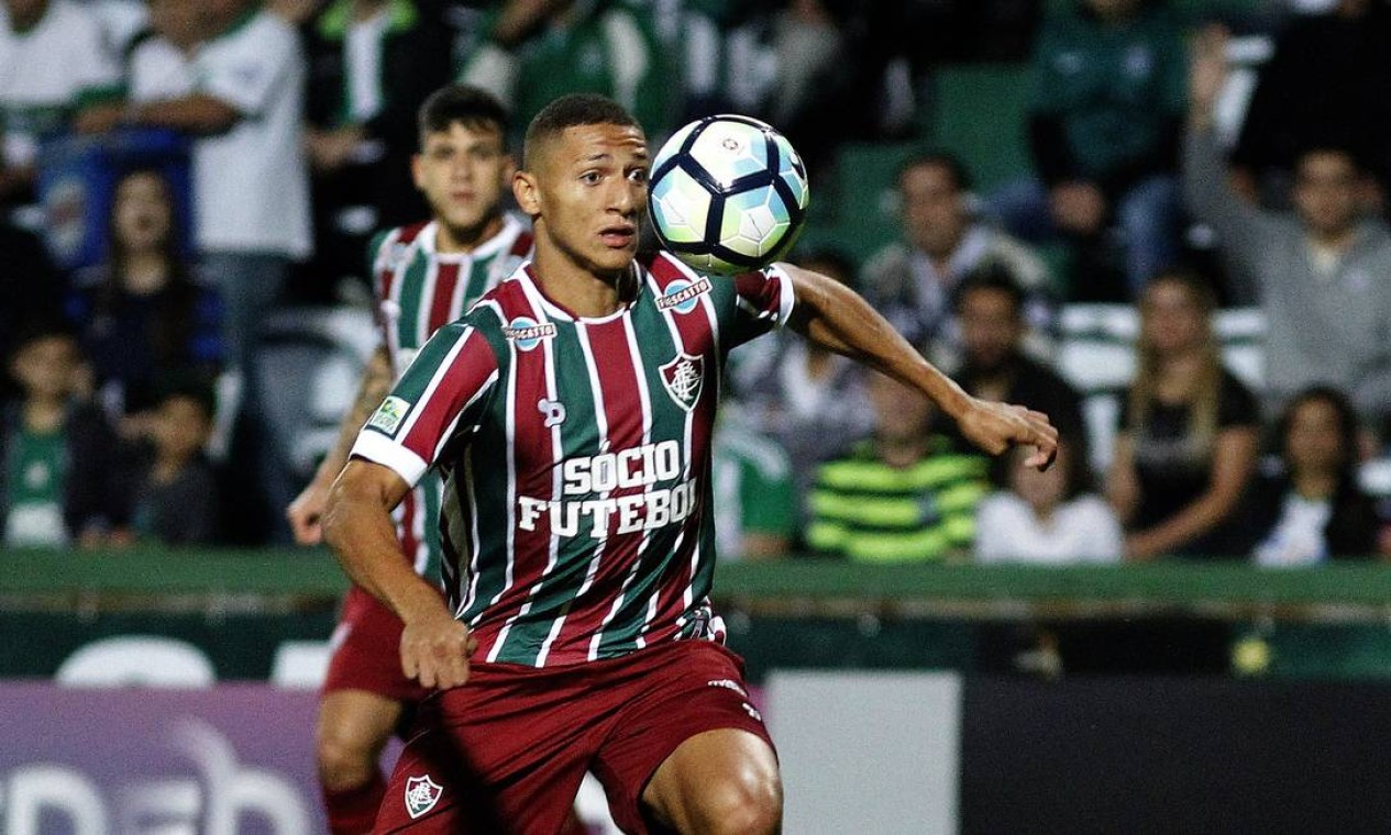 Fluminense Derrota O Coritiba Fora De Casa Jornal O Globo