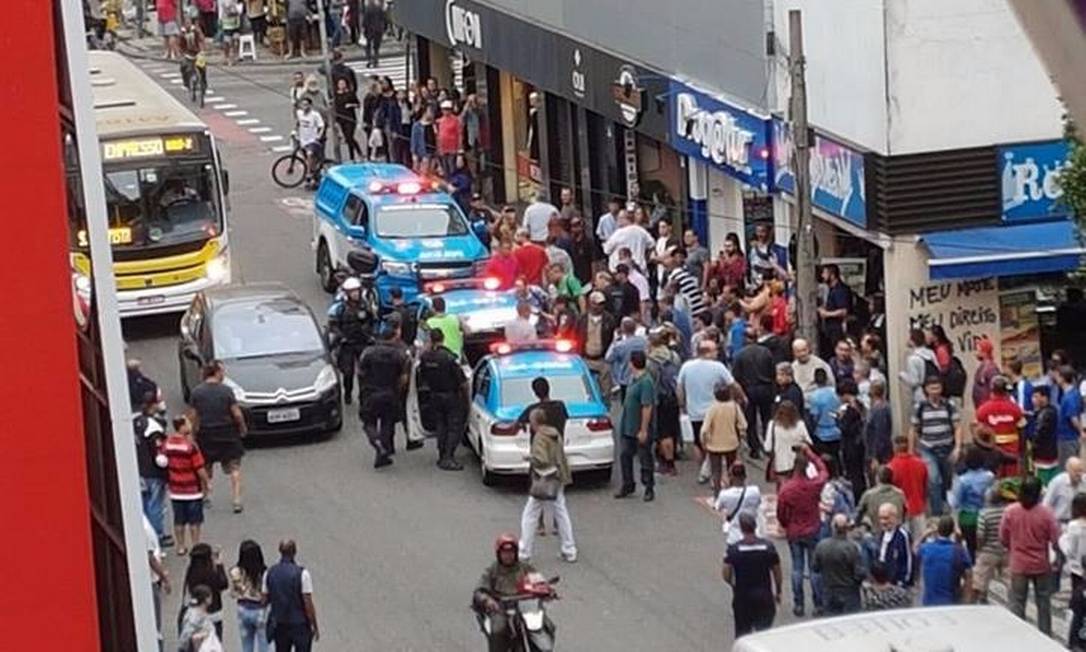 Pm Prende Torcedores Uruguaios Ap S Briga Em Copacabana Jornal O Globo