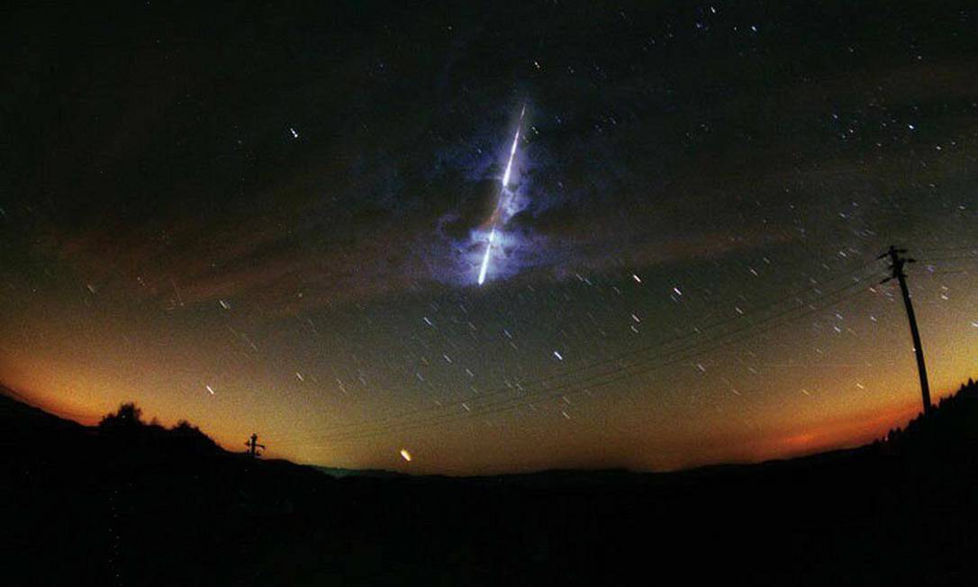 Chuva De Meteoros Gemin Deas Ter Pico Na Madrugada Desta Quinta Feira