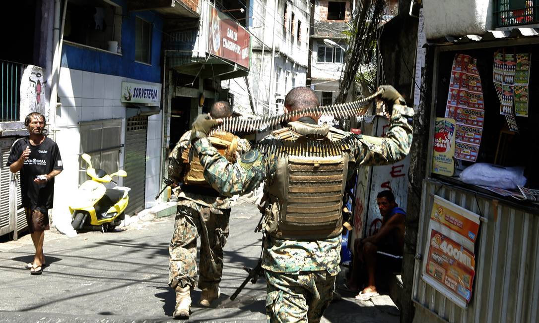 Um dia após série de confrontos moradores da Rocinha pedem paz e