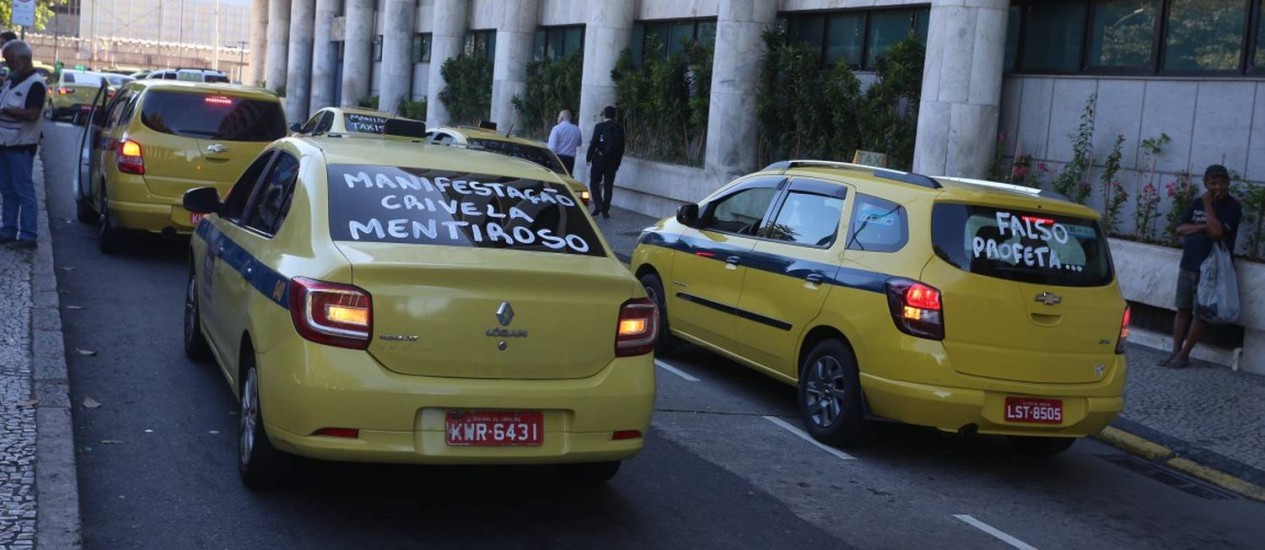 Protesto De Taxistas Complica O Tr Nsito Em Vias Importantes Do Rio