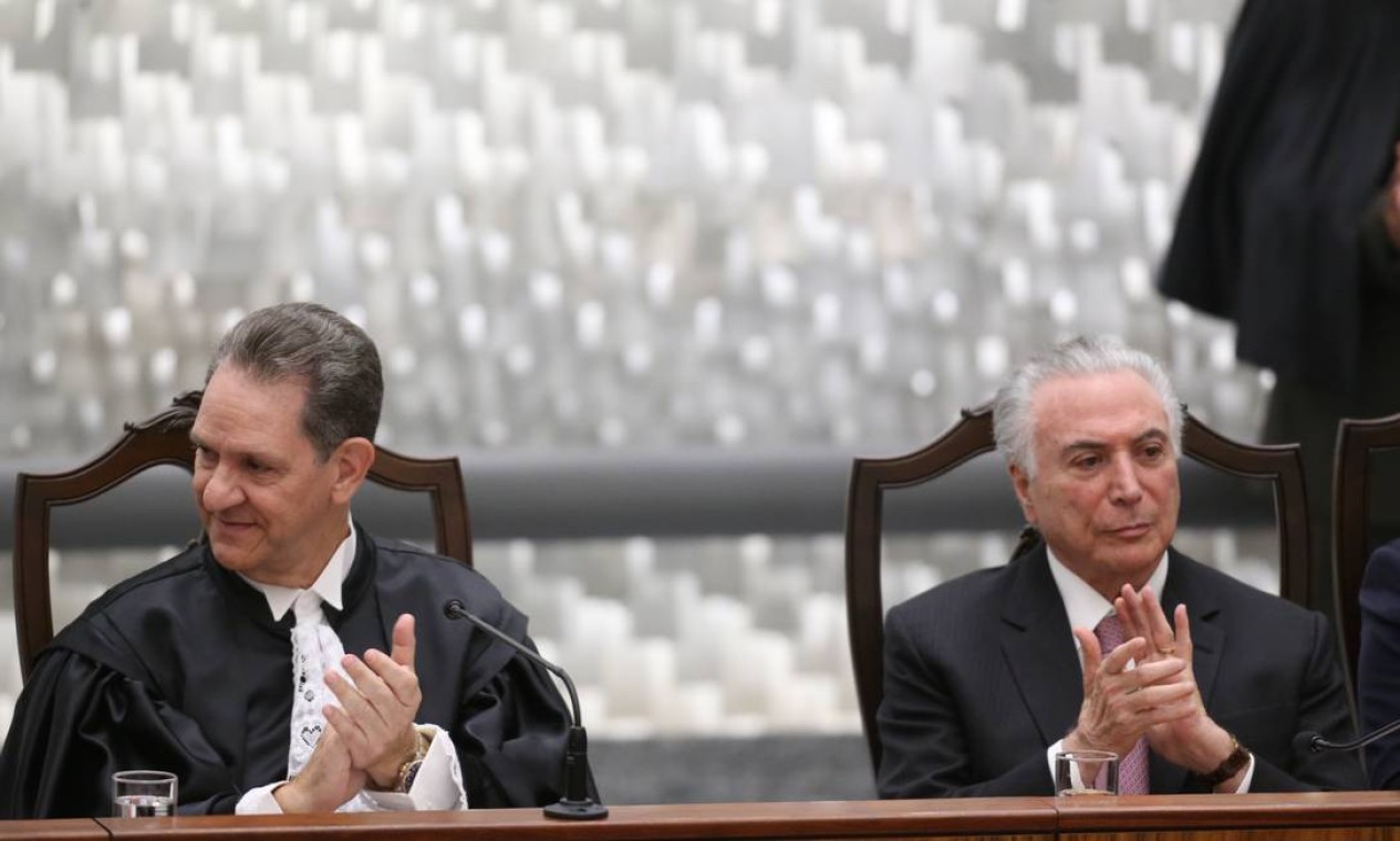 Temer Fecha Acordo Por Reajuste De Para Ministros Do Stf