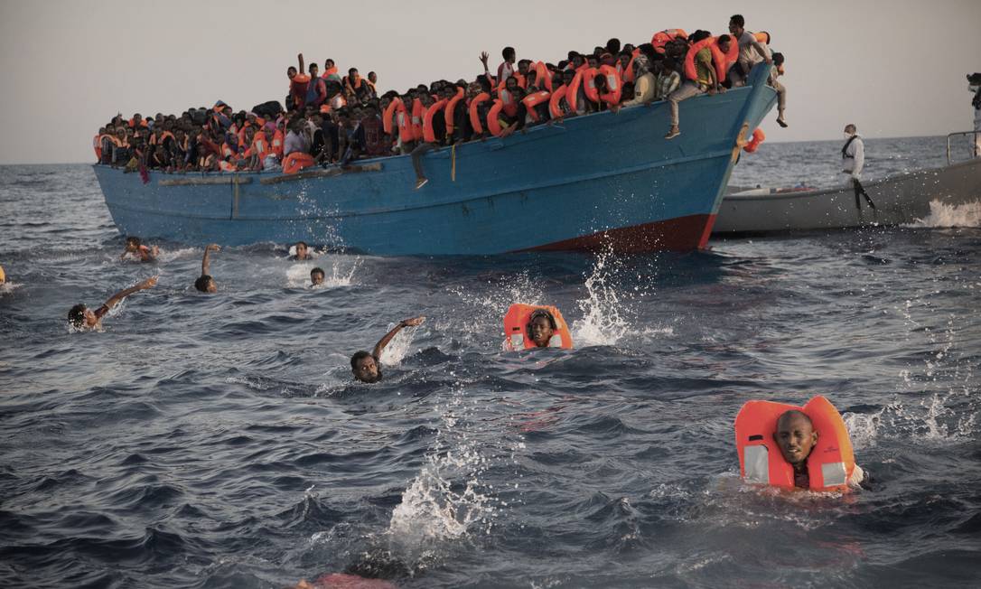 Mais De Cem Imigrantes Morrem Ap S Naufr Gio No Mediterr Neo Diz Ong