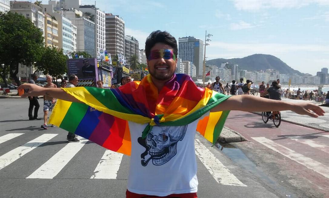 Copacabana J Ganha As Cores Do Arco Ris Para A Parada Gay Jornal O