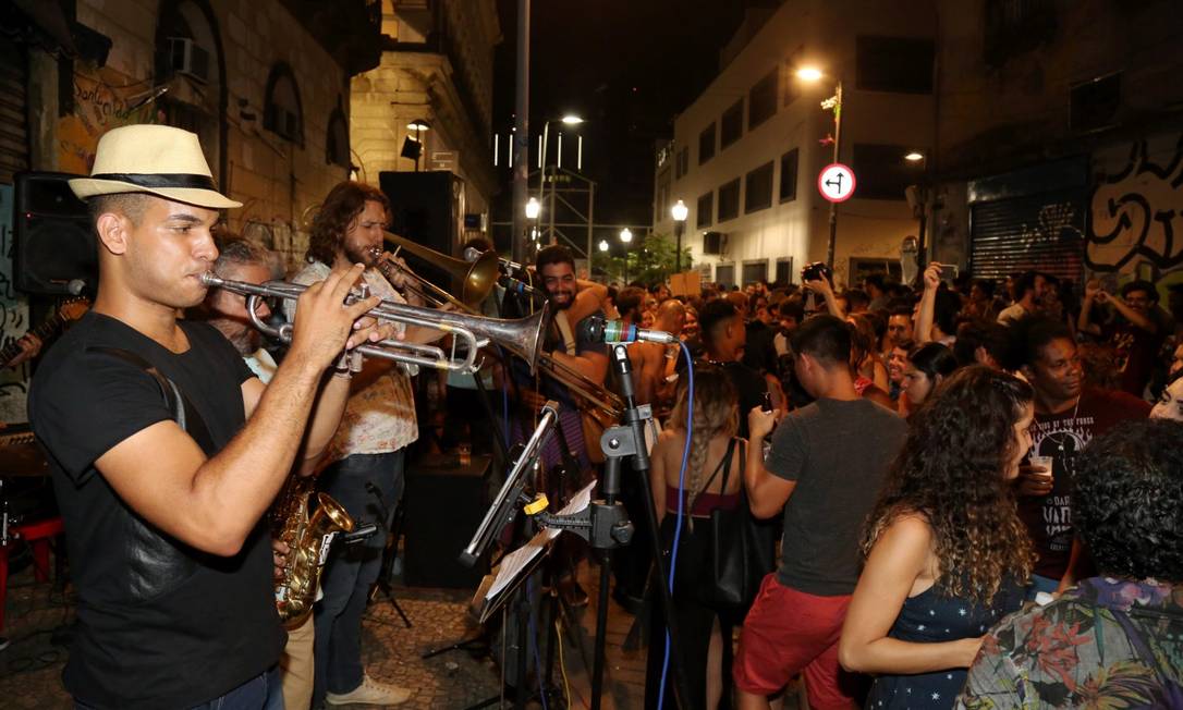 Pra A Tiradentes Resiste Centros Culturais E Programa O Musical