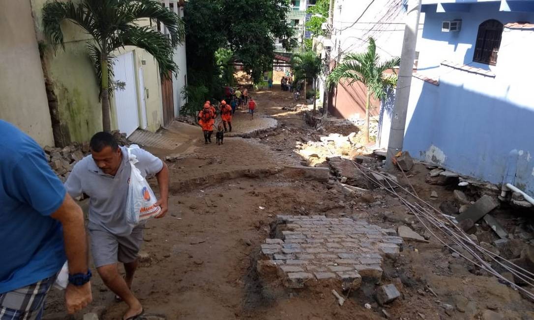 Vídeo mostra que destruição causada pela chuva permanece na Muzema