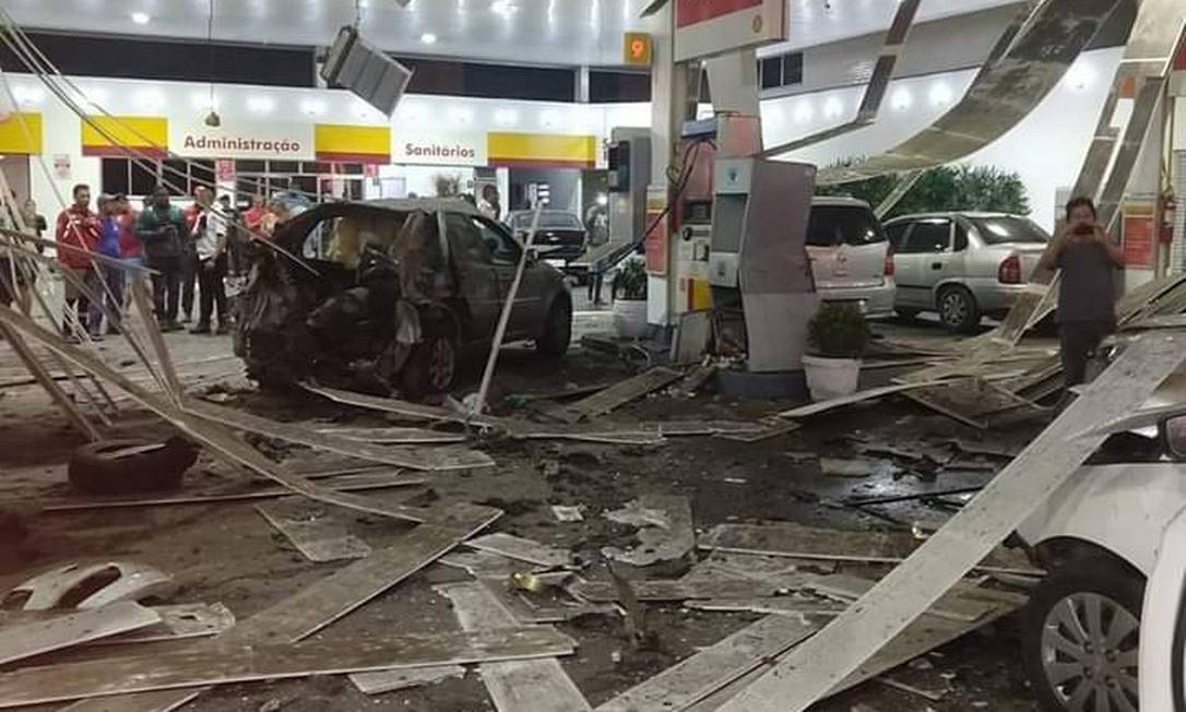 Explosão deixa posto de combustível destruído em Campo Grande quatro