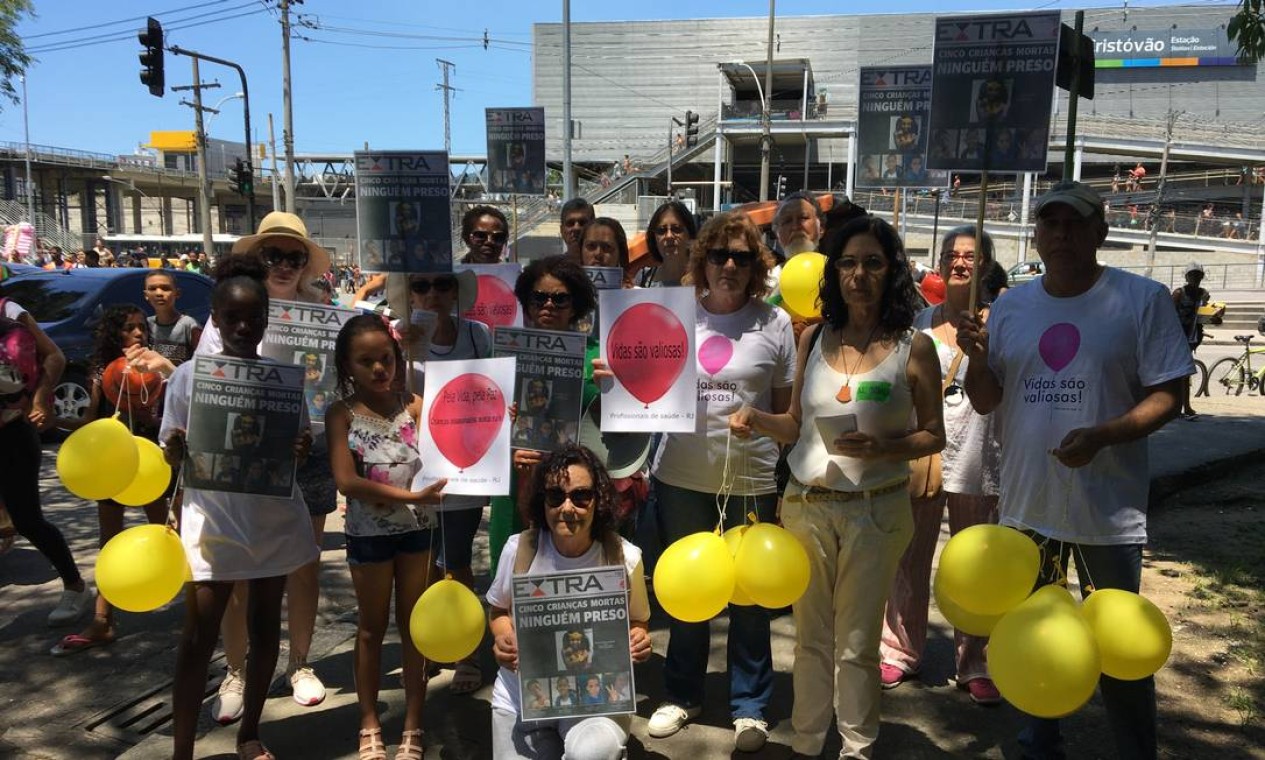 Profissionais De Sa De Fazem Protesto Contra Morte De Crian As Pela