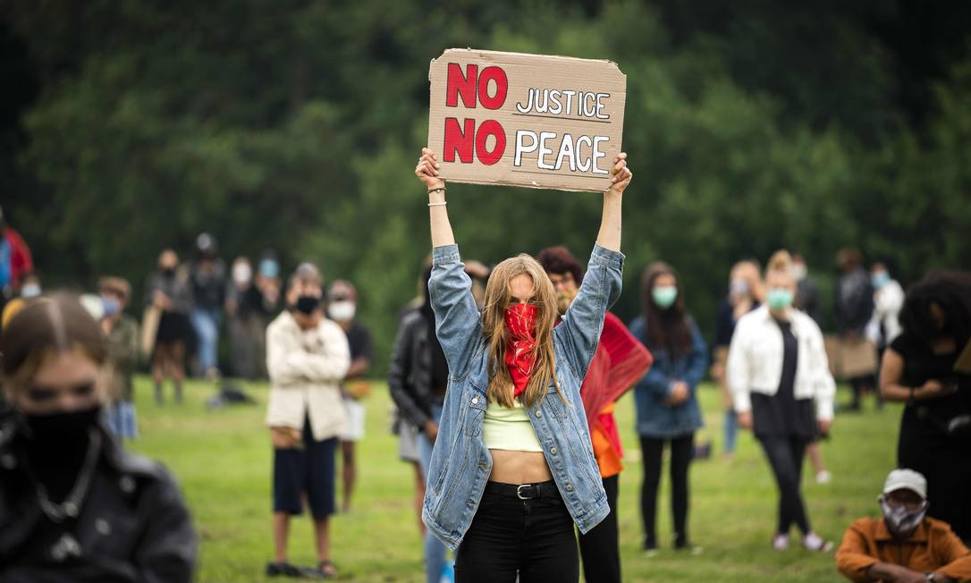 Morte De Homem Negro Durante Pris O Em Atlanta Engrossa Protestos