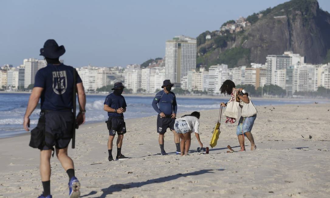 No Segundo Dia De Restri Es Nas Praias Agentes Da Guarda Municipal