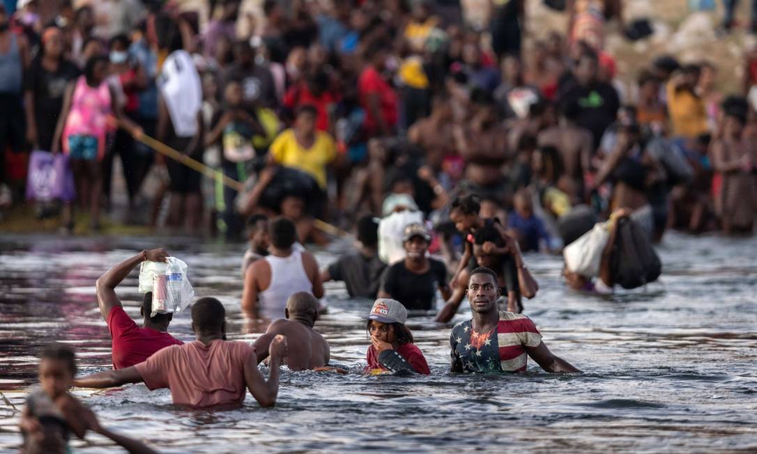 Número anual de imigrantes presos na fronteira dos EUA o México