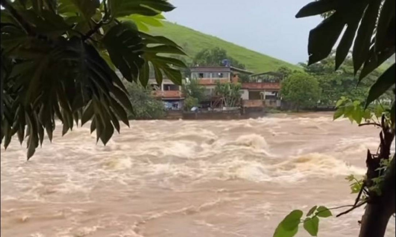 Itaperuna No Interior Do Rio Tem Bairros Alagados E Deslizamentos