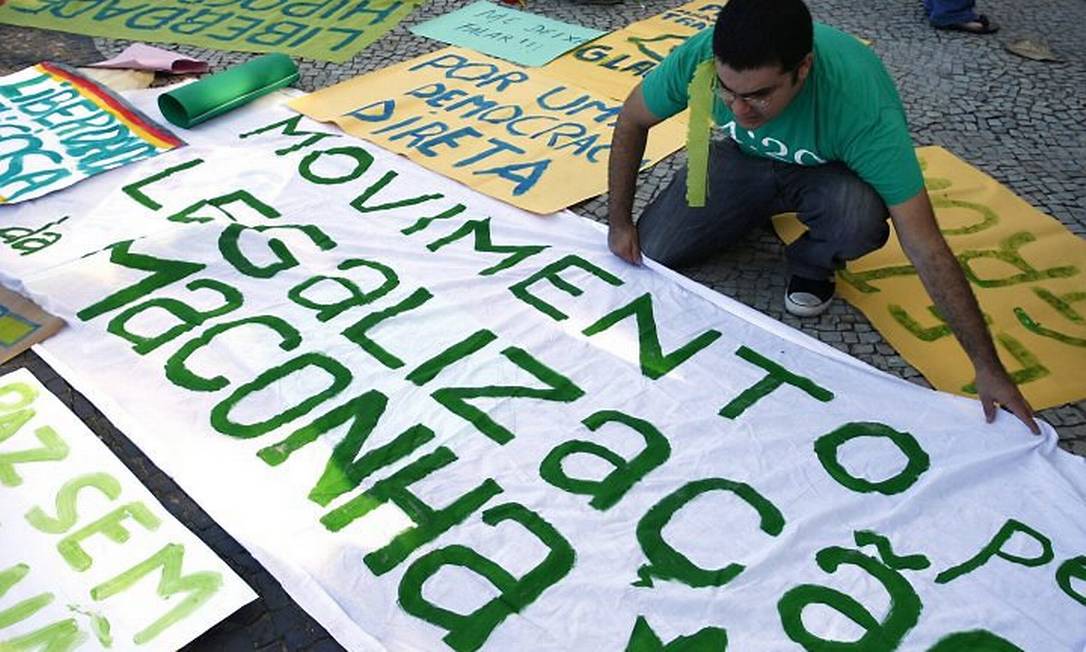 Manifestantes Participam Da Marcha Da Maconha Em Todo O Pa S Para