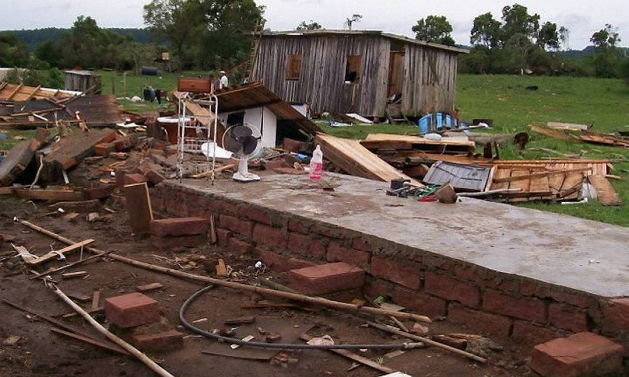 Chuva Deixa Fam Lias Desalojadas E Tr S Feridos No Rio Grande Do Sul