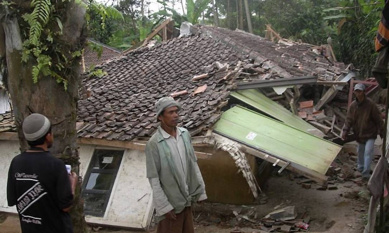 Forte terremoto atinge a Ilha de Java na Indonésia Jornal O Globo