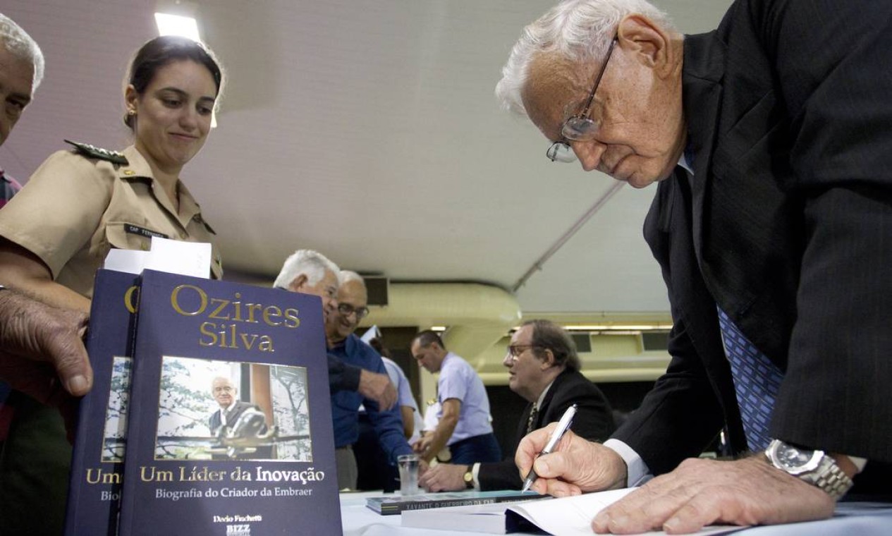 Criador Da Embraer Ganha Biografia Jornal O Globo