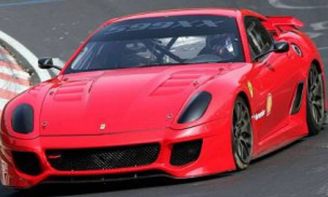 Ferrari vai leiloar automóvel para ajudar vítimas de terremotos