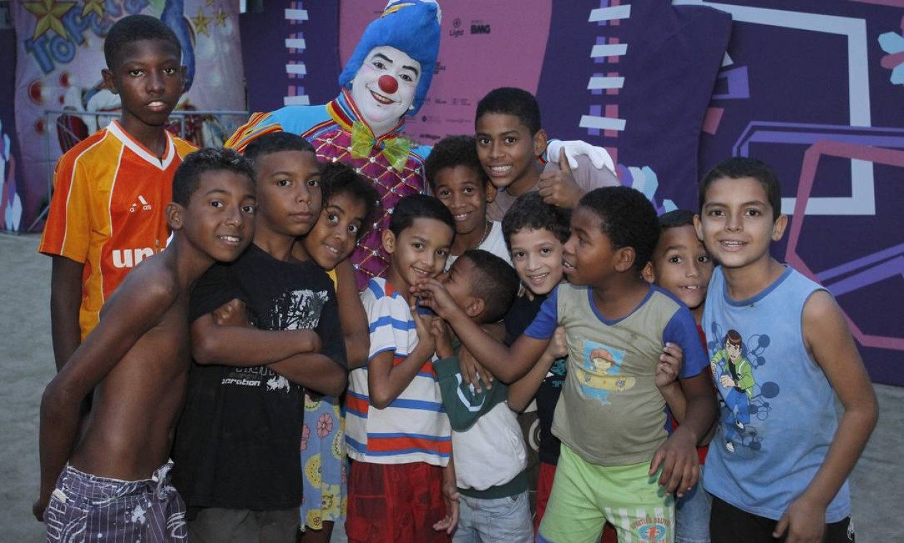 Favelas Pacificadas Recebem Festival Internacional De Circo Jornal O