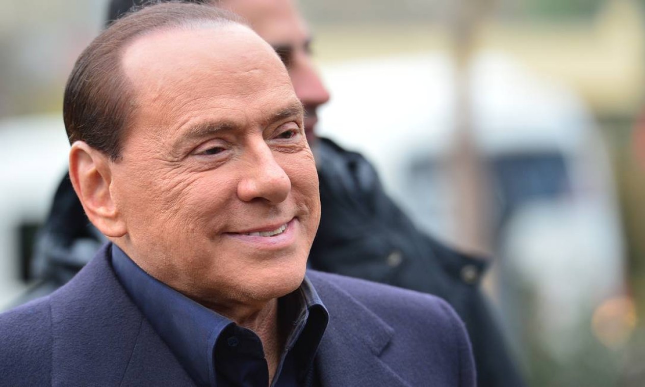 Berlusconi Anuncia Candidatura Ao Cargo De Primeiro Ministro Jornal O