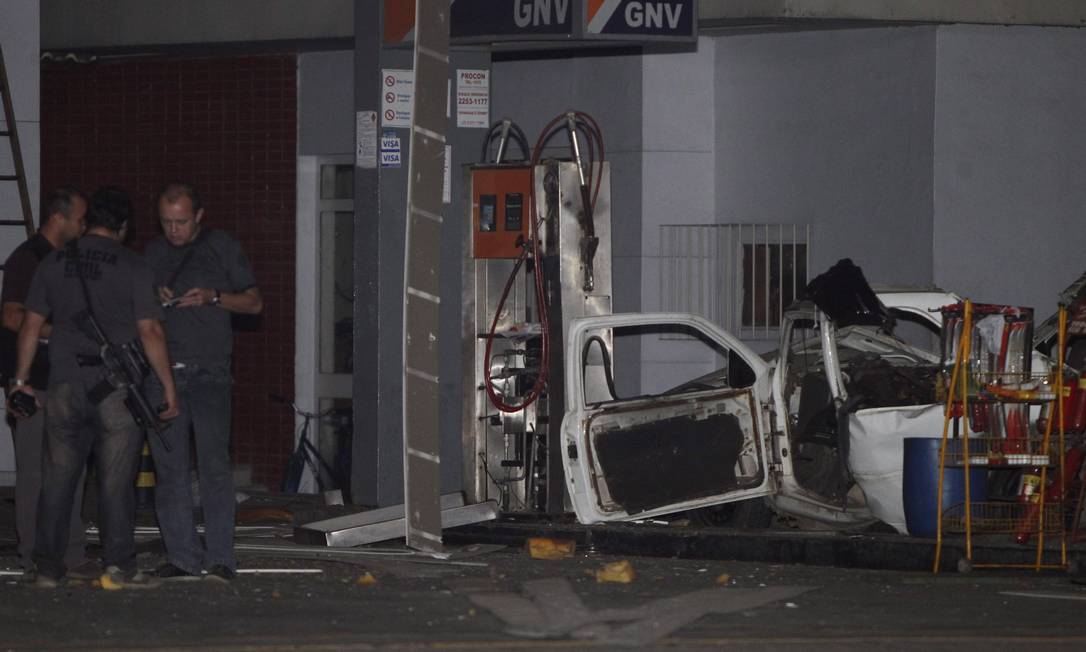 Cilindro De G S De Carro Explode E Mata Duas Crian As Em Duque De