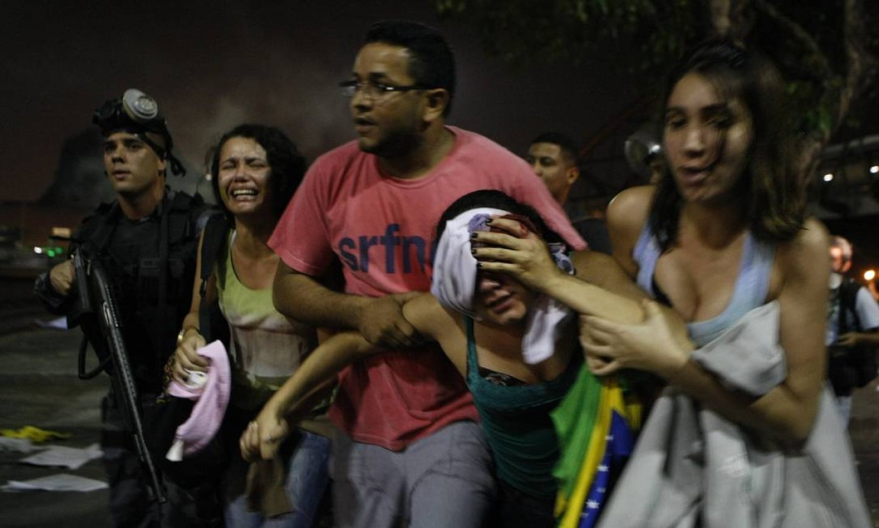 As Imagens Dos Confrontos Entre Manifestantes E Policiais Jornal O Globo