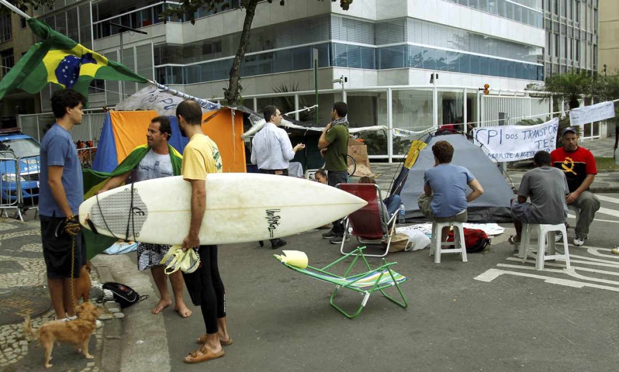 Manifestantes Acampam No Leblon Jornal O Globo