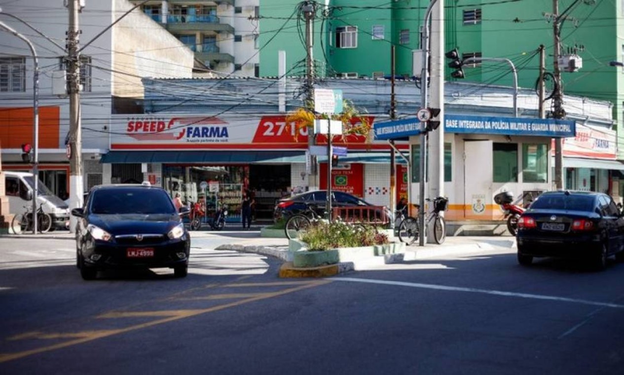 Tráfico manda fechar comércio no bairro de Santa Rosa em Niterói