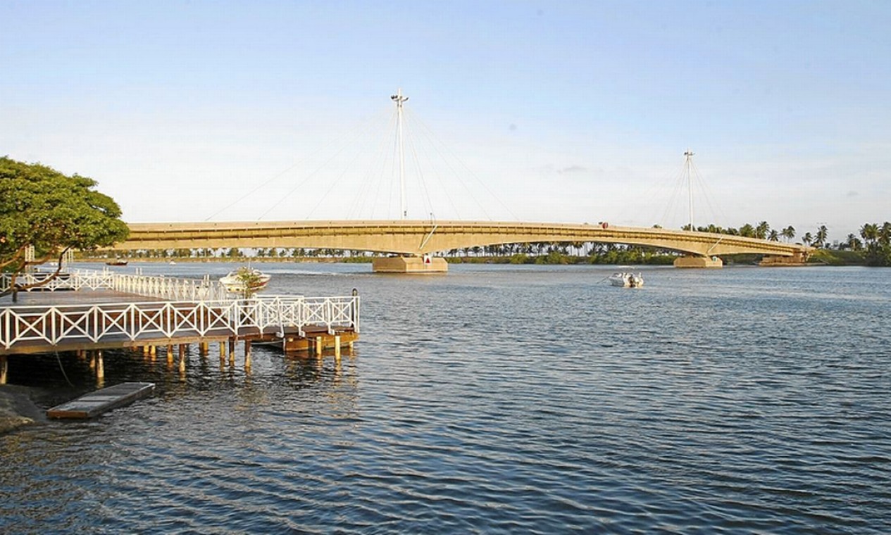Para chegar à reserva, é preciso atravessar uma ponte estaiada Foto: Hans von Manteuffel / Agência O Globo