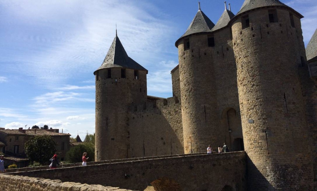 Fortificação. No castelo Comtal, em Carcassonne, fica a última linha de defesa da cidade medieval Foto: Alina Hartounian/AP