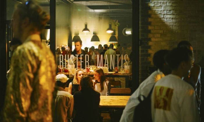 Buster Mantis, em Londres Foto: Divulgação